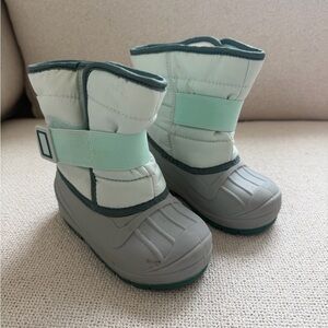 Cat & Jack Winter Snow Boots Light Mint Green Teal Size 7